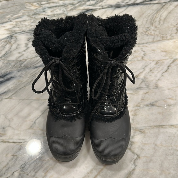 Hunter Rain/Snow shearling Patent boots - Picture 6 of 9